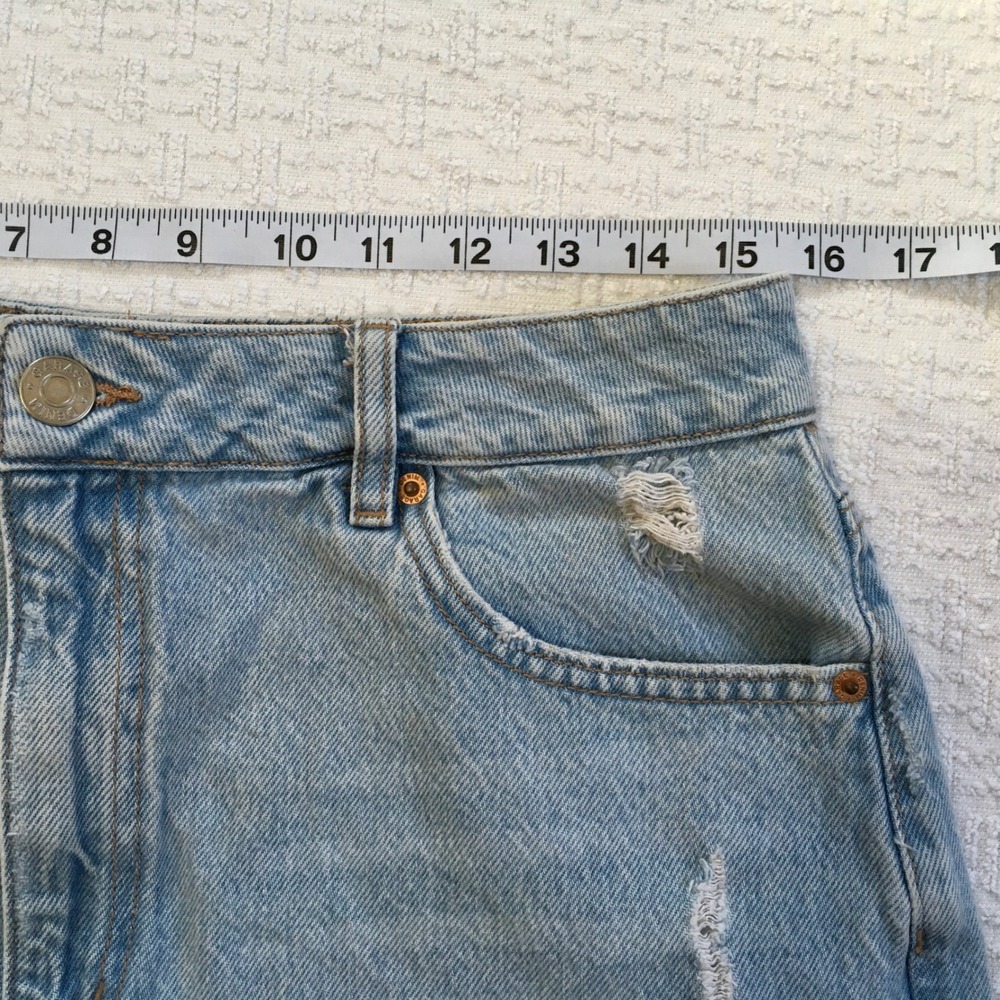 Garage Denim Light Wash Distressed Cut Off Jean‎ Shorts Women's Size 13 - Picture 4 of 6